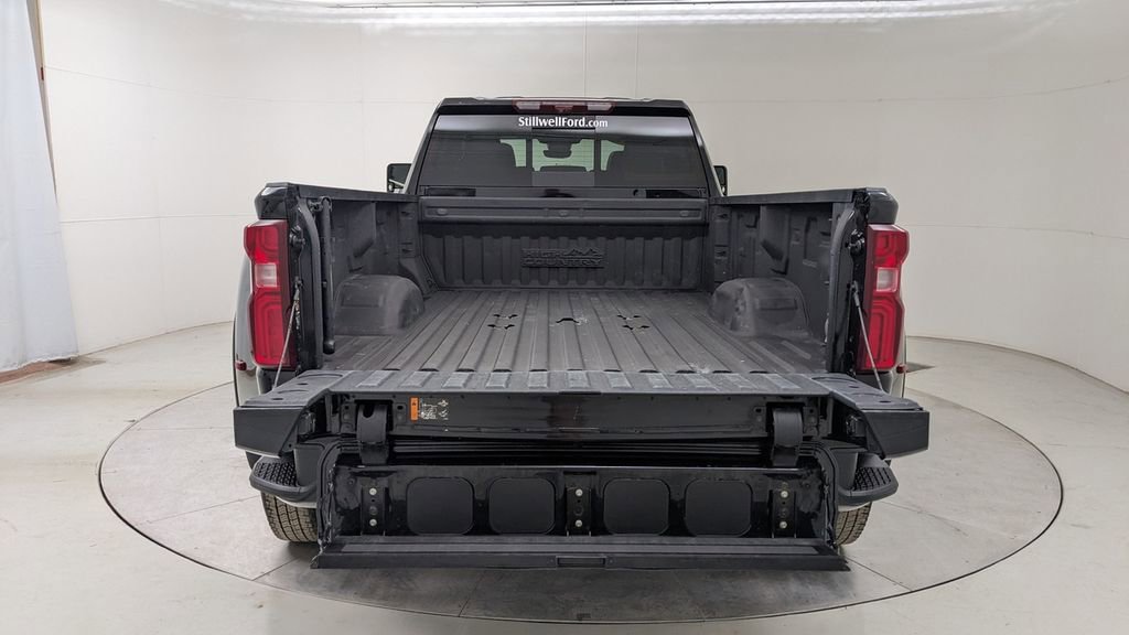 Used 2024 Chevrolet Silverado 3500 High Country w/ High Country Premium Package image 8