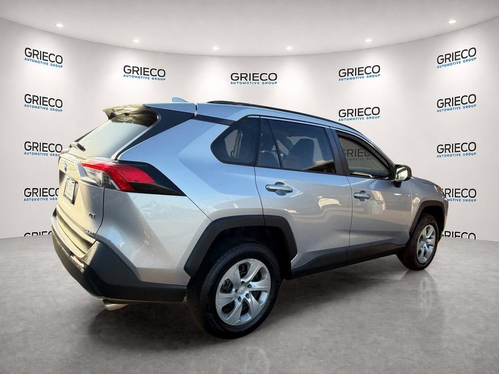 Used 2021 Toyota RAV4 LE FWD image 7