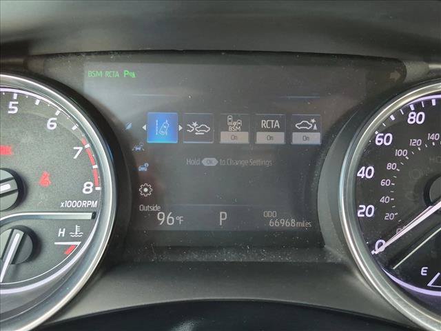 Used 2018 Toyota Camry XLE FWD image 11