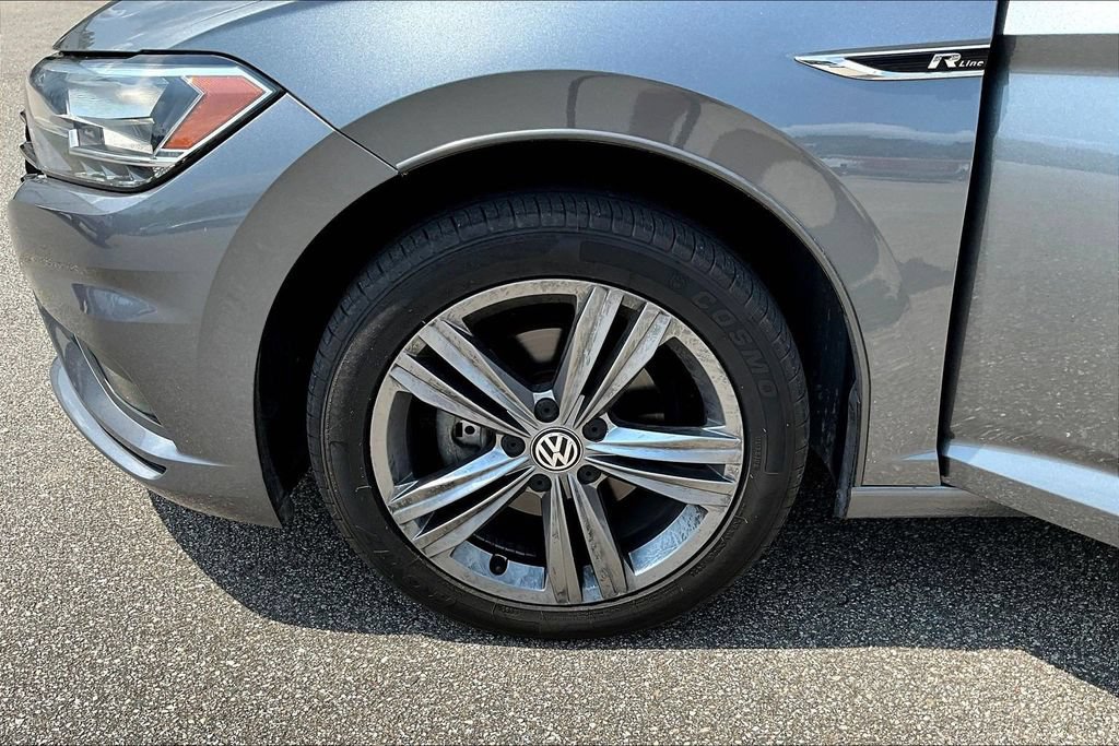 Used 2019 Volkswagen Jetta R-Line w/ R-Line Cold Weather Package FWD image 9