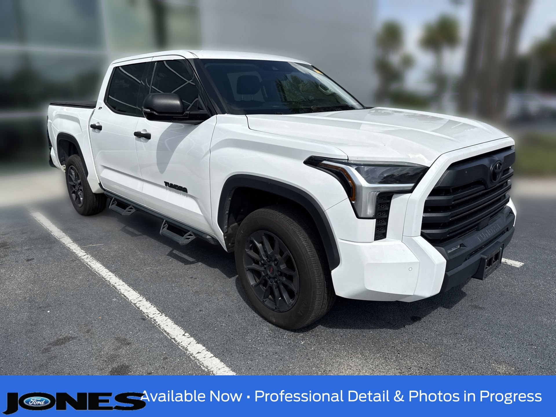 Used 2023 Toyota Tundra SR5 w/ SR5 Convenience Package AWD/4WD image 1