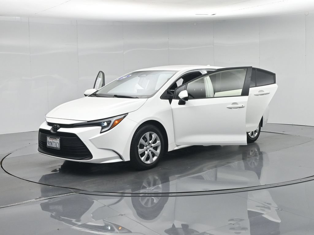 Used 2026 Toyota Corolla LE w/ Carpet Mat Package (TMS) FWD image 28