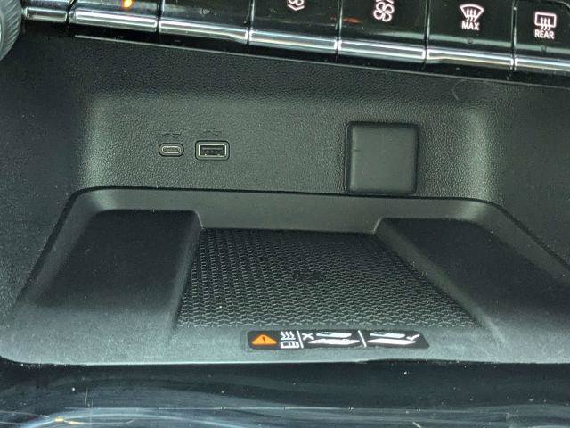 Used 2024 Chevrolet Traverse Z71 w/ Enhanced Driving Package AWD/4WD image 24