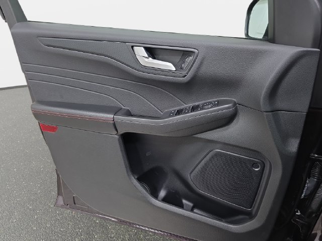 Certified 2023 Ford Escape ST-Line w/ Tech Pack #1 FWD image 27