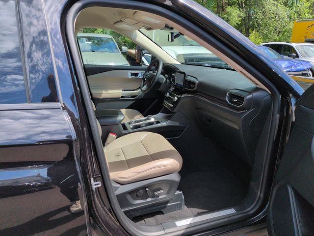 Certified 2023 Ford Explorer Limited w/ Equipment Group 301A AWD/4WD image 13