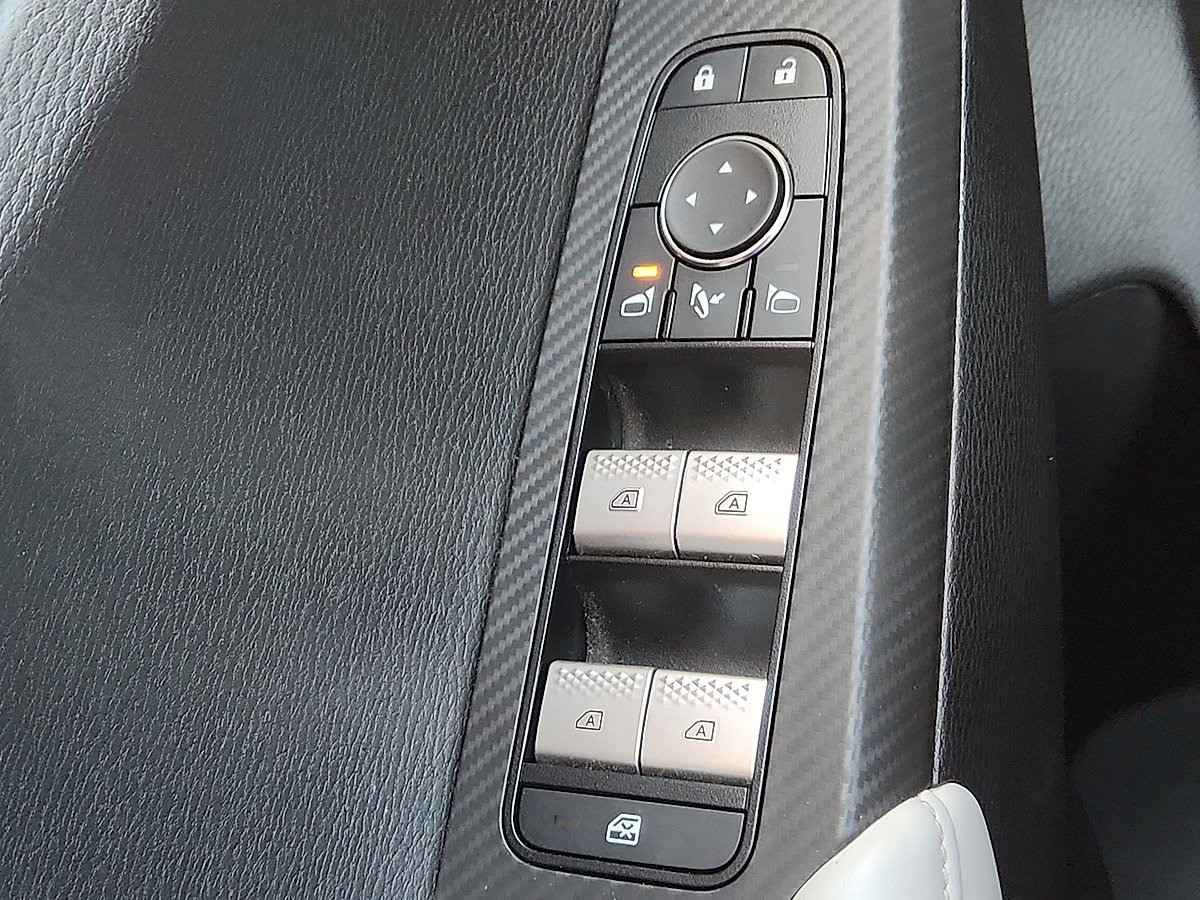 Used 2025 Mitsubishi Outlander SEL FWD image 25