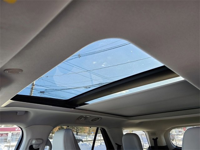 Certified 2025 Ford Explorer Platinum w/ LUX Leather Package image 22