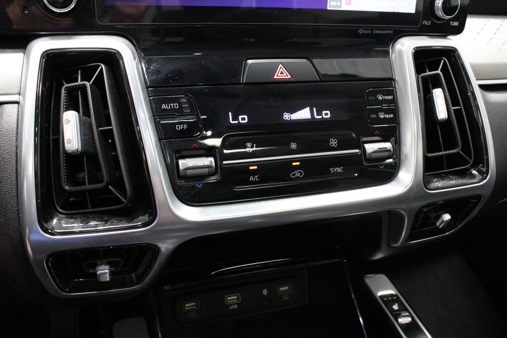 Used 2023 Kia Sorento SX AWD/4WD image 34