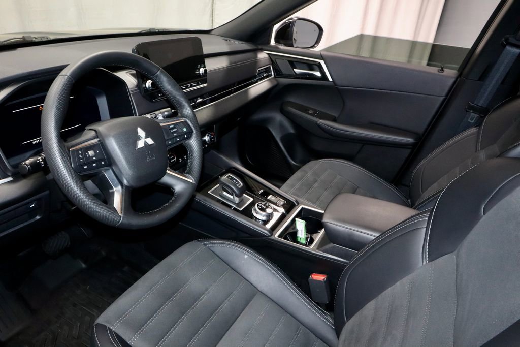 Used 2024 Mitsubishi Outlander SE Black Edition AWD/4WD image 25