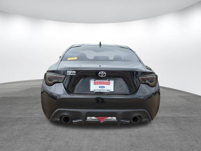 Used 2018 Toyota 86 Base image 3