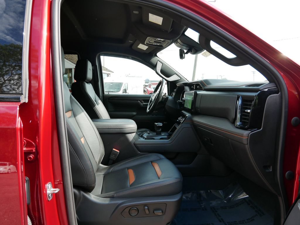 Used 2023 GMC Sierra 1500 AT4 w/ Technology Package AWD/4WD image 8