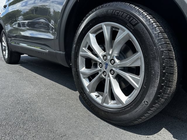 Certified 2023 Ford Explorer XLT w/ Equipment Group 202A AWD/4WD image 11