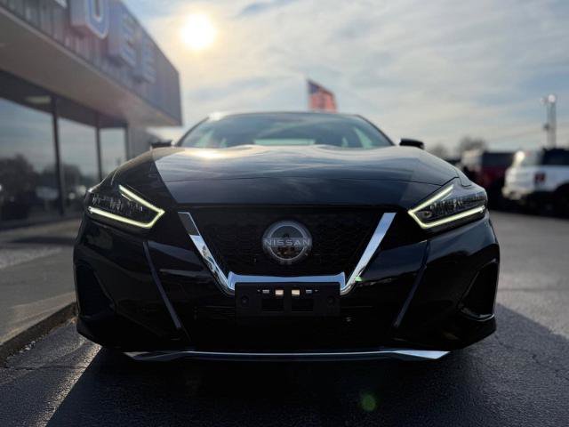 Used 2023 Nissan Maxima SV w/ Floor Mat Group FWD image 2