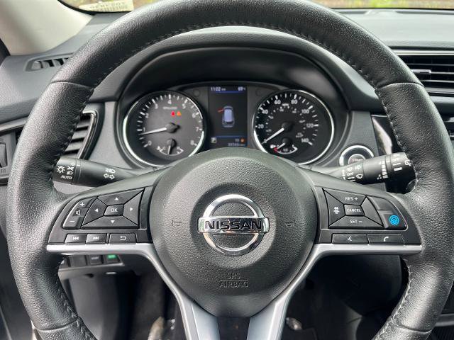 Used 2019 Nissan Rogue SV w/ Premium Package FWD image 16
