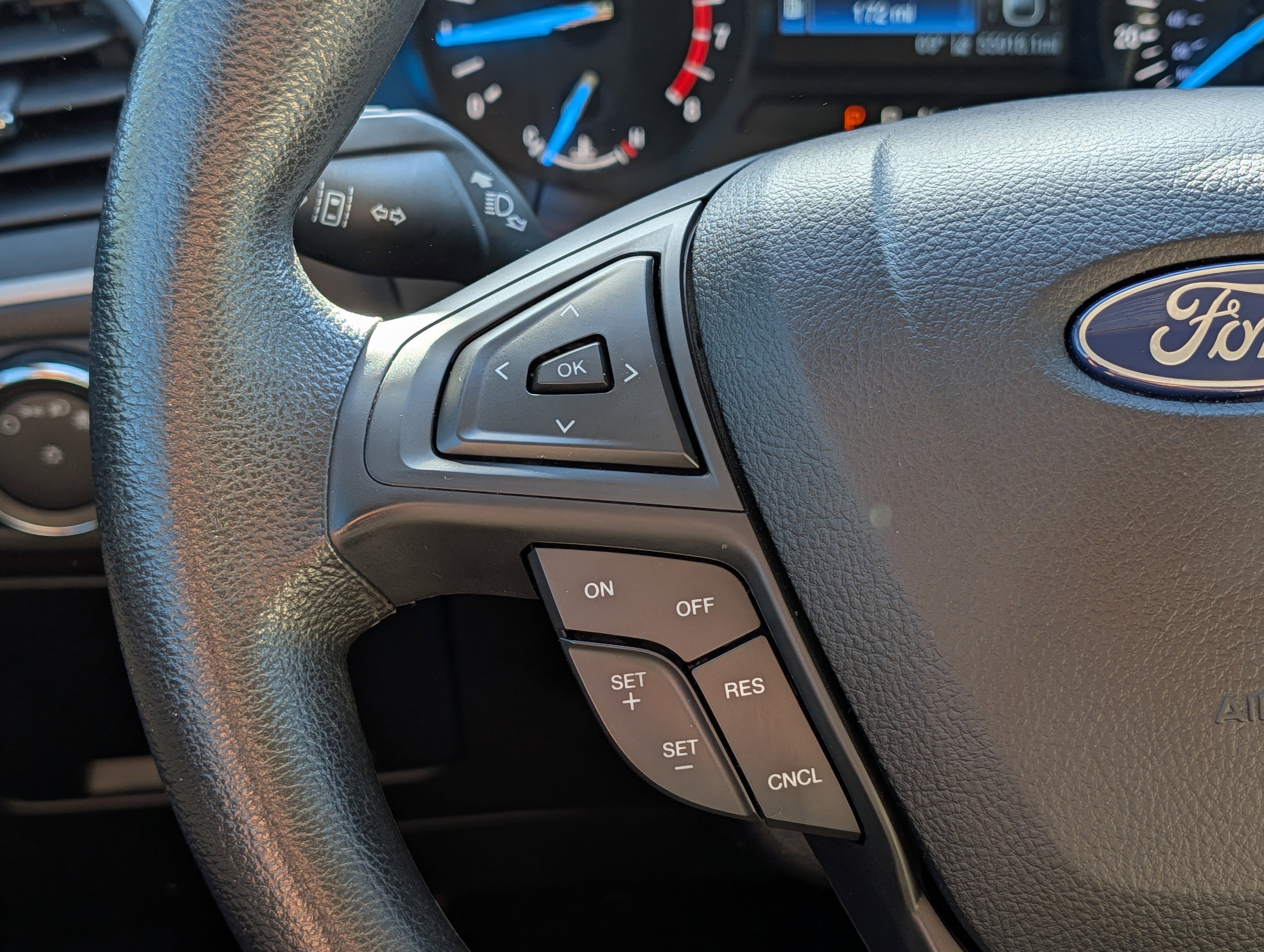 Certified 2020 Ford Edge SE image 24