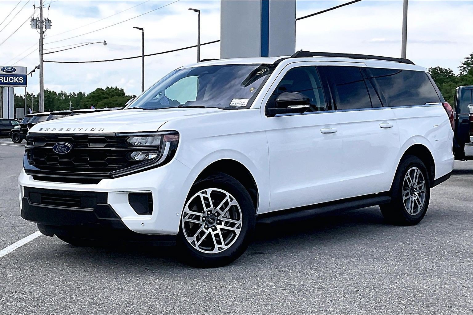 Certified 2025 Ford Expedition Max Active AWD/4WD image 3