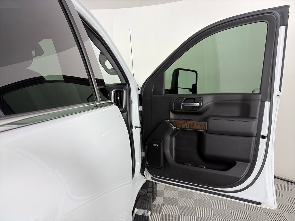 Used 2020 GMC Sierra 3500 Denali w/ Denali Ultimate Package AWD/4WD image 31