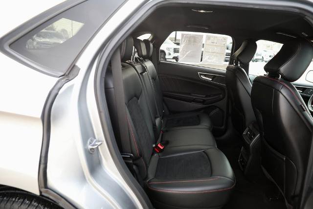 Certified 2022 Ford Edge ST-Line w/ Class II Trailer Tow Package image 32