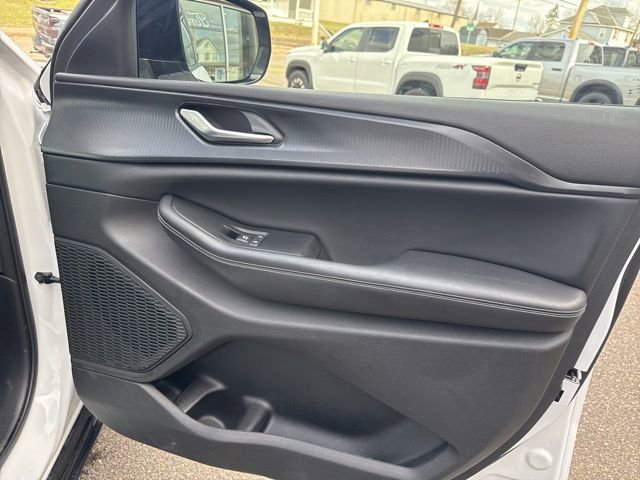 Used 2023 Jeep Grand Cherokee Altitude image 33