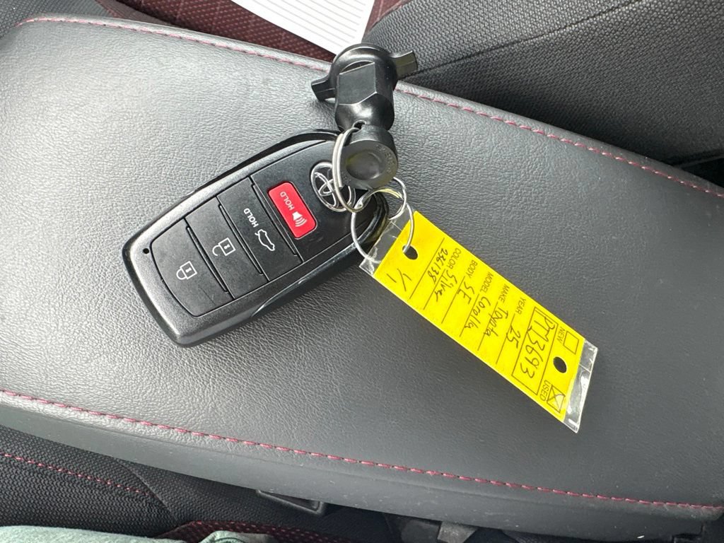 Used 2025 Toyota Corolla SE FWD image 12