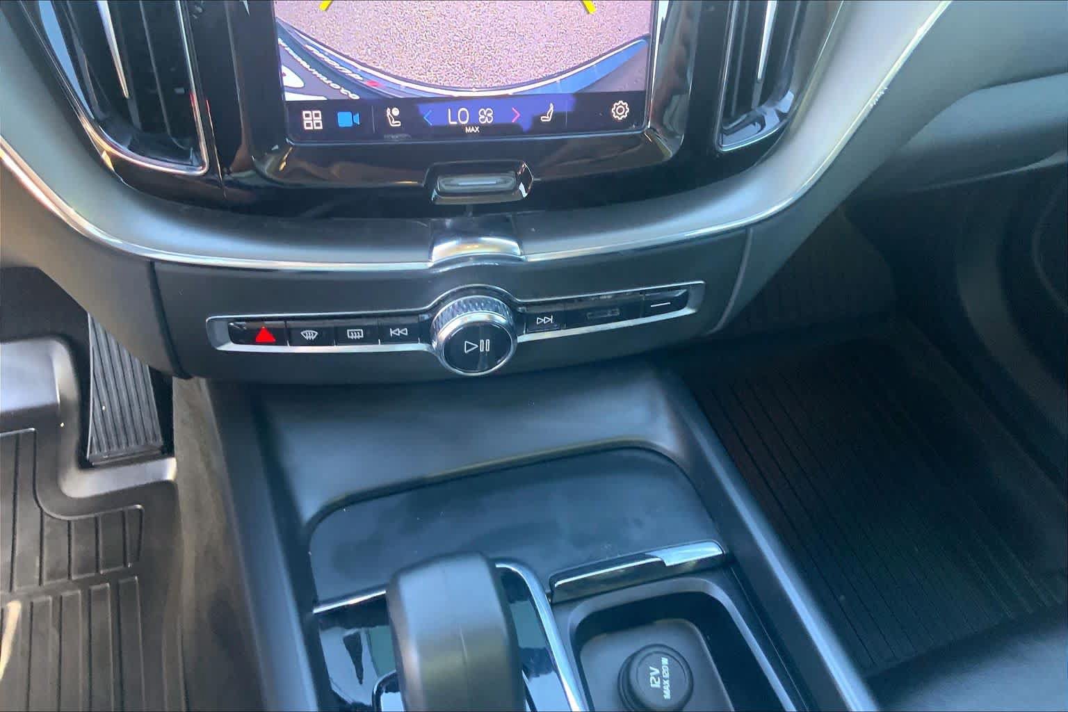 Used 2023 Volvo XC60 B5 Core w/ Climate Package FWD image 35