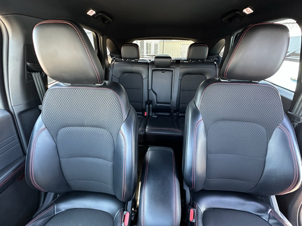 Certified 2025 Ford Escape ST-Line Select AWD/4WD image 26