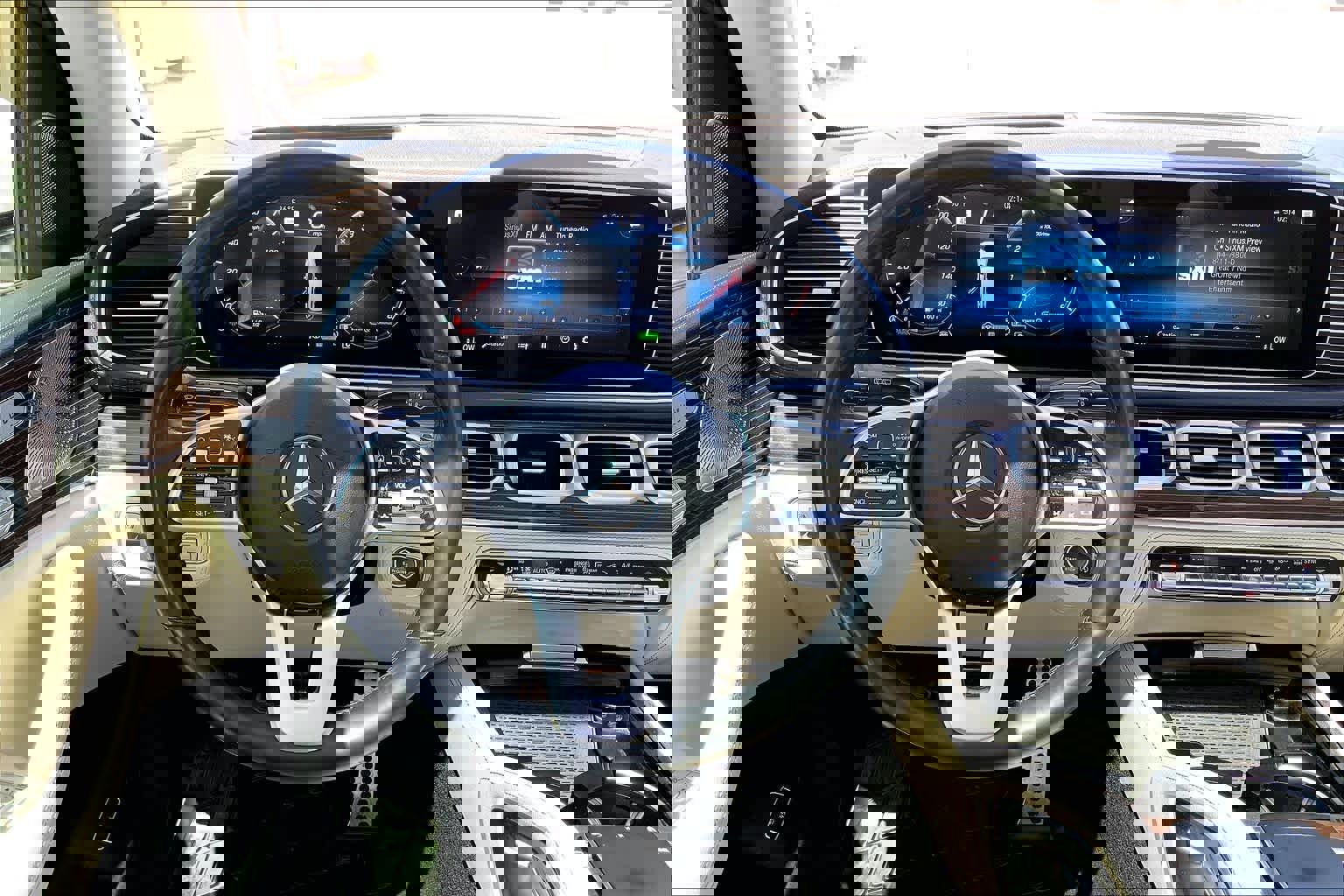 Used 2023 Mercedes-Benz GLS 450 4MATIC image 8