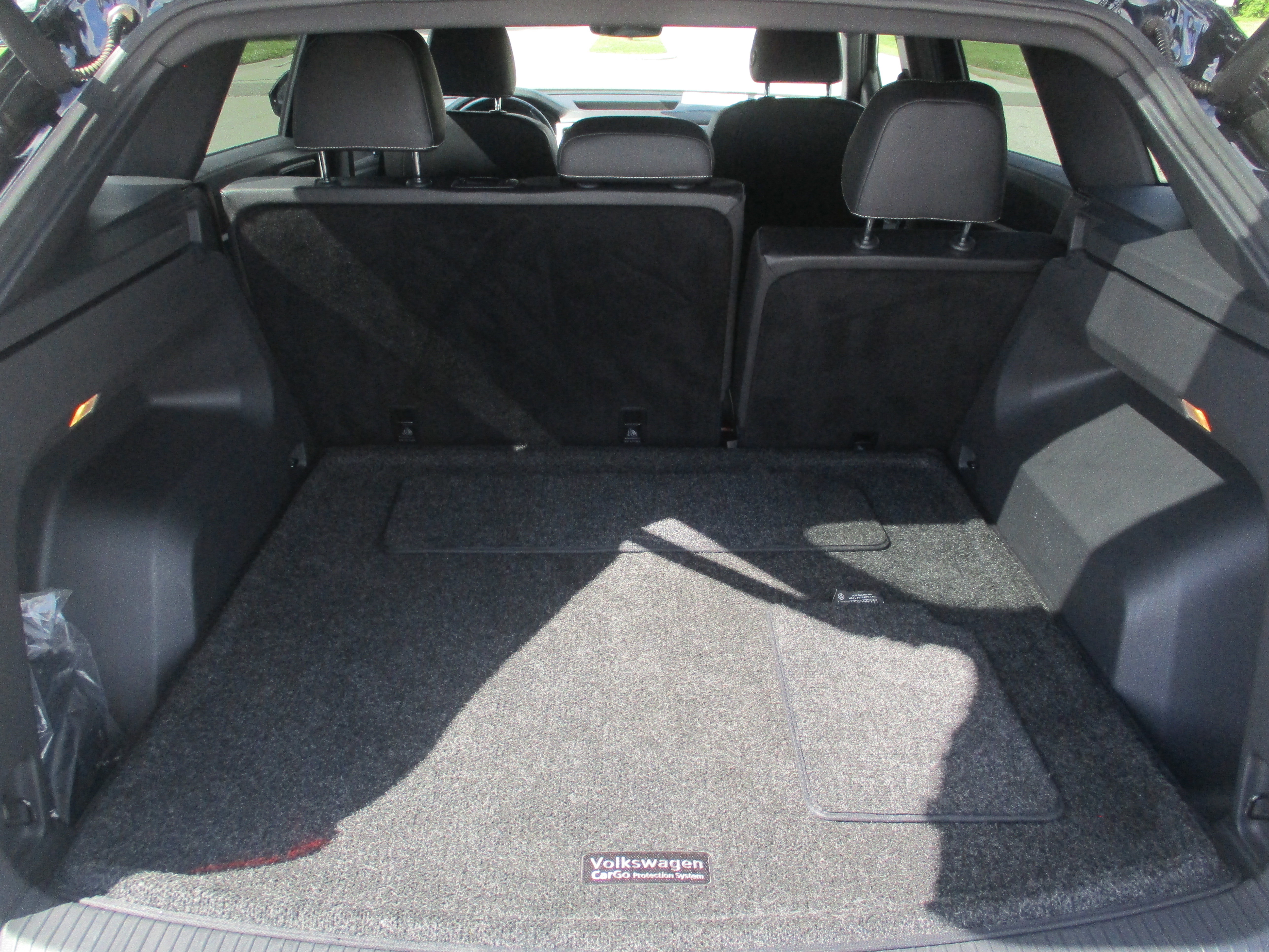 Used 2020 Volkswagen Atlas Cross Sport SE image 12