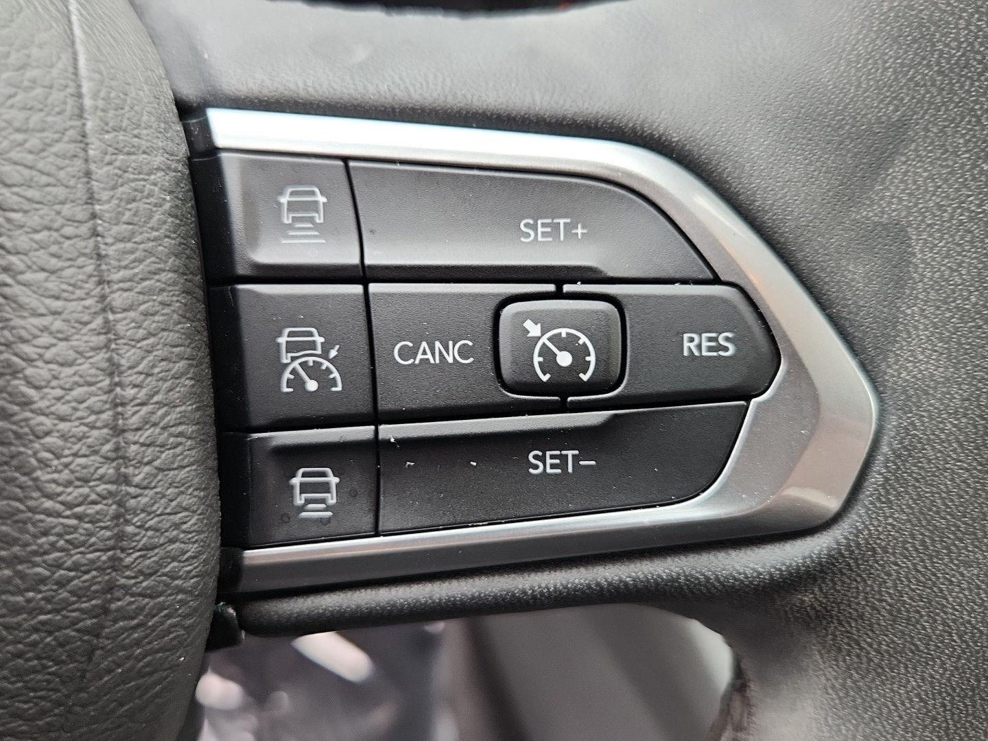 Used 2023 Jeep Compass Limited w/ Sun and Sound Group AWD/4WD image 19