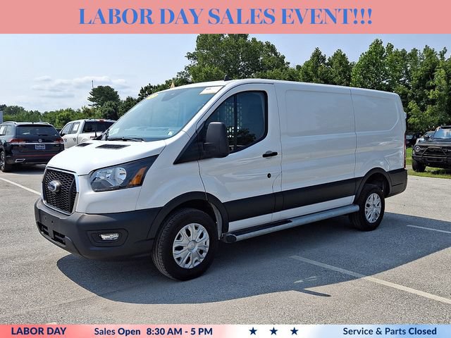 Certified 2025 Ford Transit 250 Low Roof w/ Exterior Upgrade Package RWD image 5