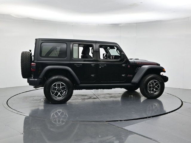 Used 2025 Jeep Wrangler Unlimited Rubicon AWD/4WD image 2