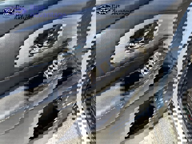 Used 2019 Chevrolet Traverse LT w/ LT Premium Package image 4