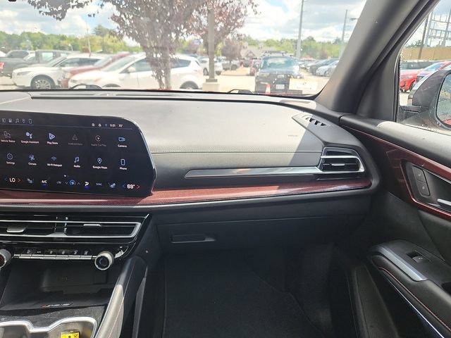 Used 2024 Chevrolet Traverse Z71 AWD/4WD image 10