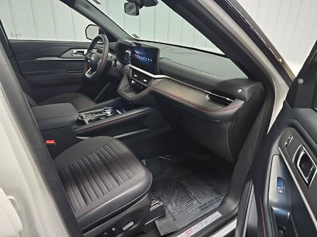 Certified 2025 Ford Explorer ST-Line w/ Premium Package AWD/4WD image 21