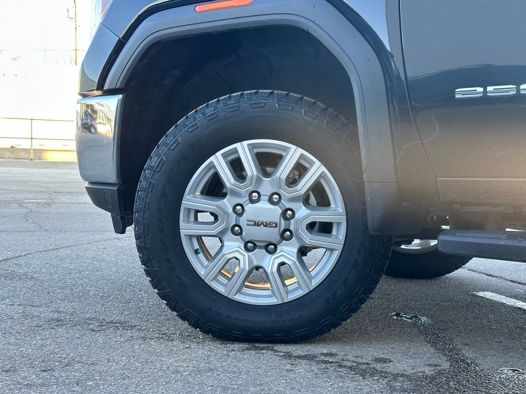 Used 2022 GMC Sierra 2500 SLT w/ SLT Premium Package image 8