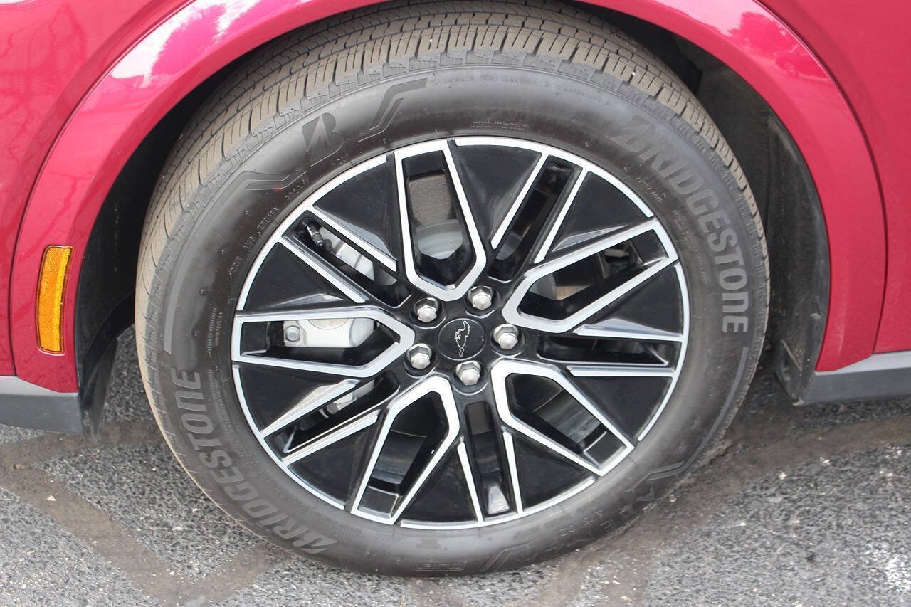 Certified 2025 Ford Mustang Mach-E Premium AWD/4WD image 9
