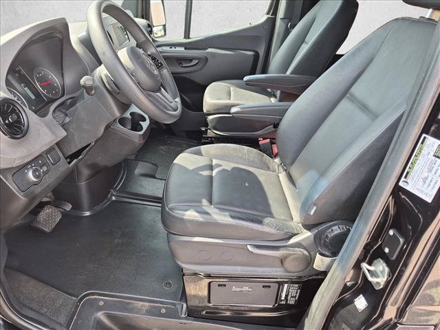 Used 2024 Mercedes-Benz Sprinter 2500 w/ Acoustic Package image 15