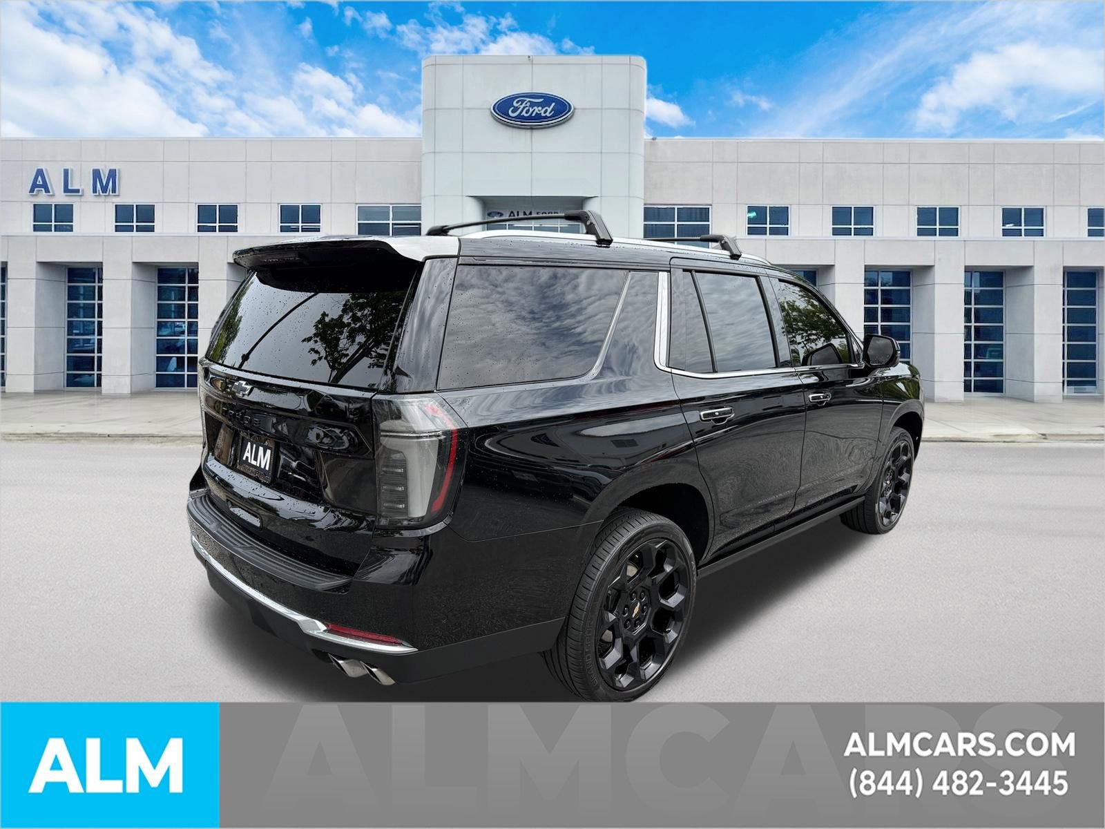 Used 2025 Chevrolet Tahoe High Country AWD/4WD image 6