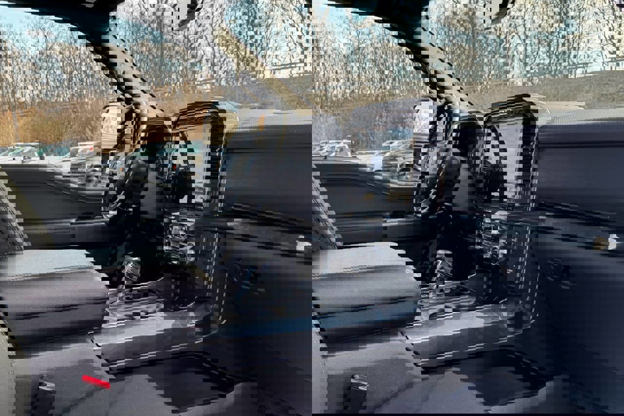 Certified 2022 Ford F150 XLT w/ Equipment Group 302A High image 15