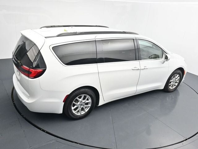 Used 2022 Chrysler Pacifica Touring-L FWD image 28