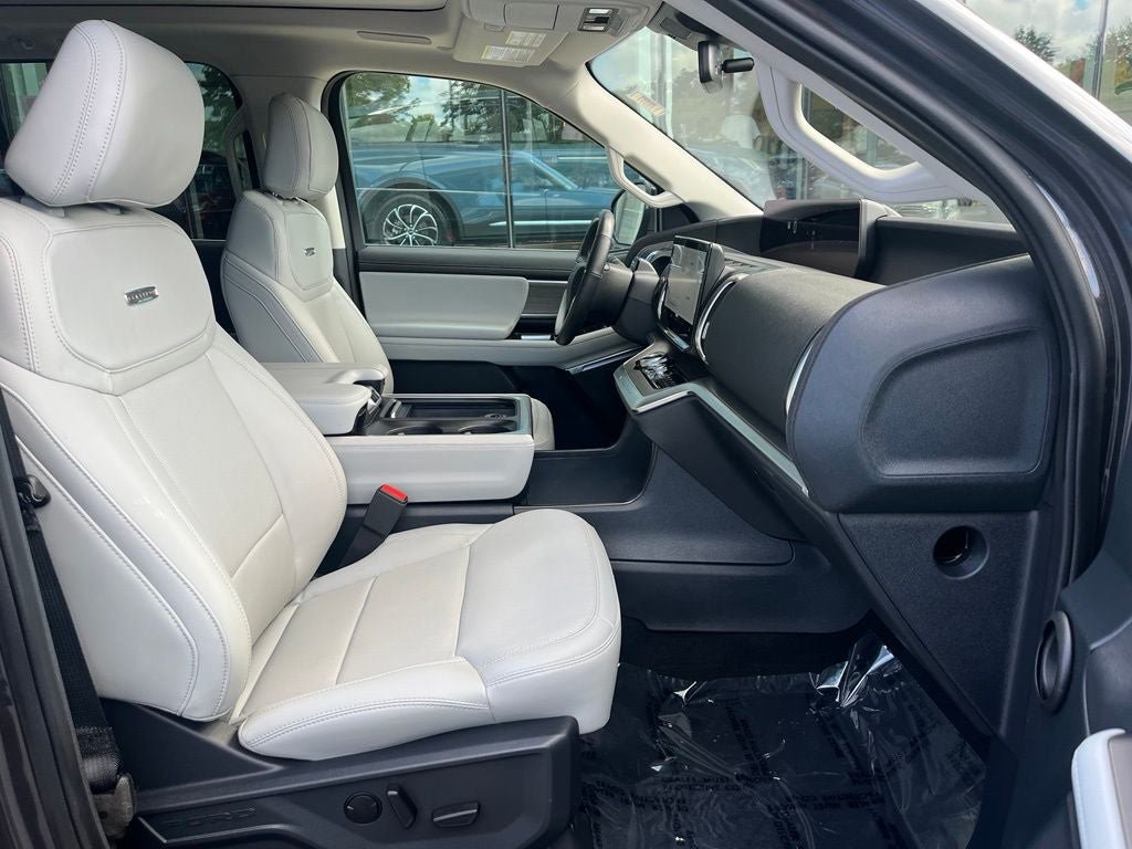 Certified 2025 Ford Expedition Platinum w/ Driver's Package AWD/4WD image 22