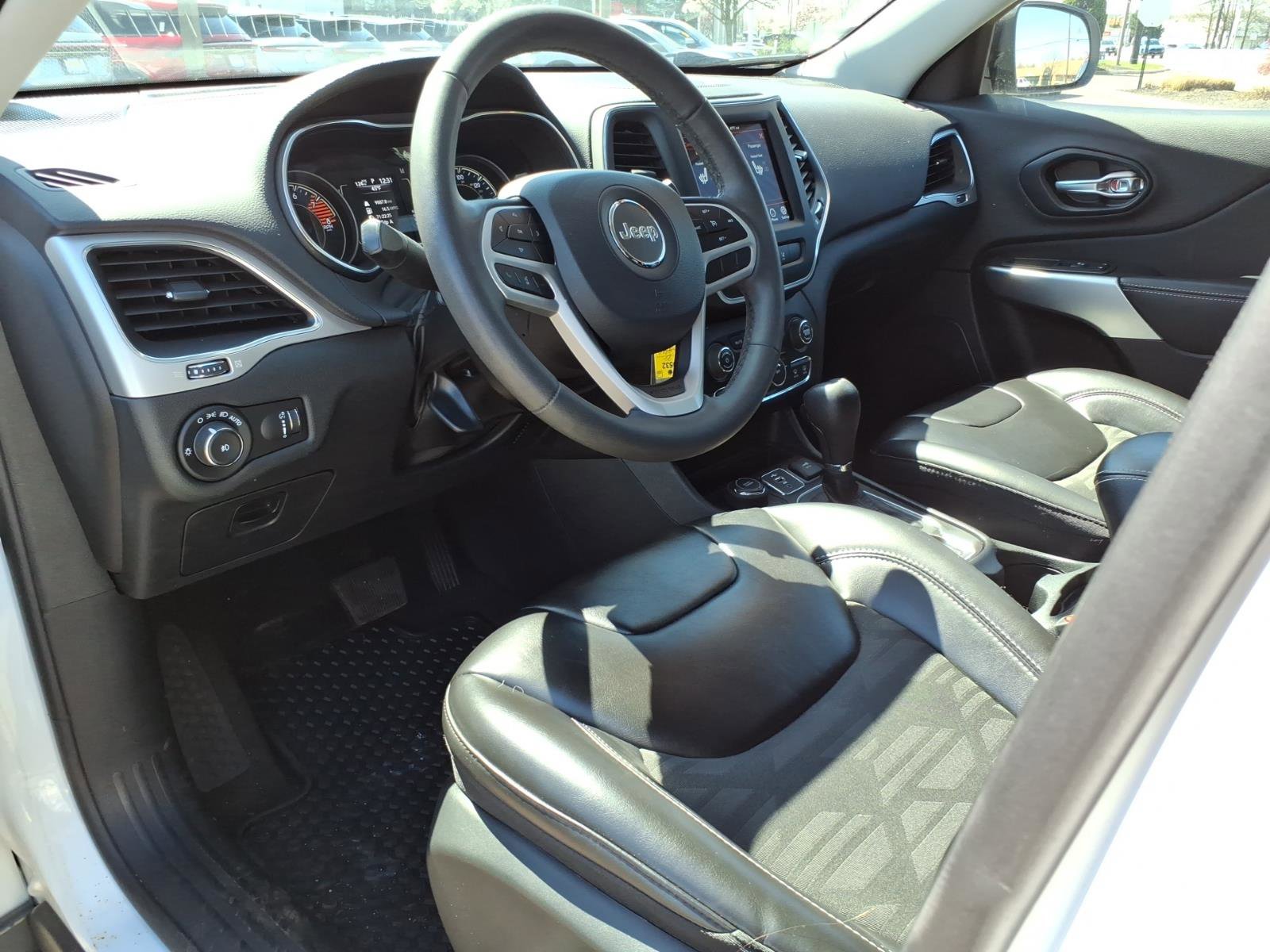 Used 2022 Jeep Cherokee Latitude AWD/4WD image 12