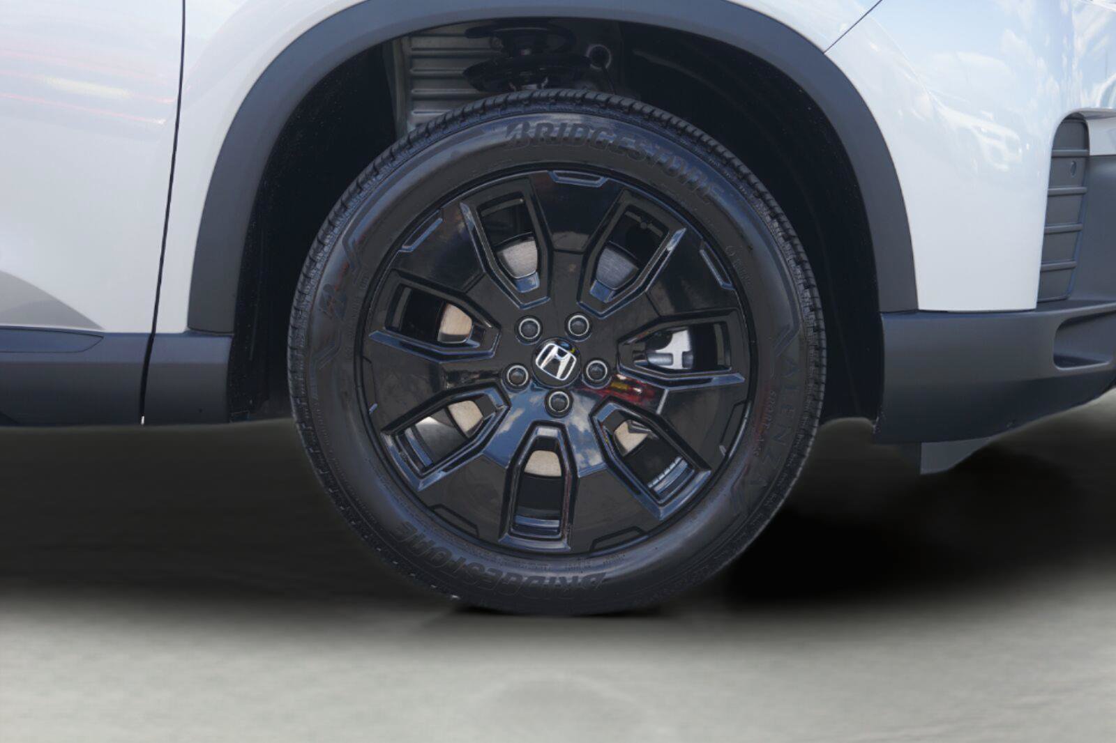 Used 2026 Honda Pilot Black Edition image 4