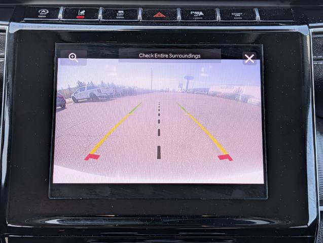 Used 2023 Jeep Grand Cherokee Laredo AWD/4WD image 18