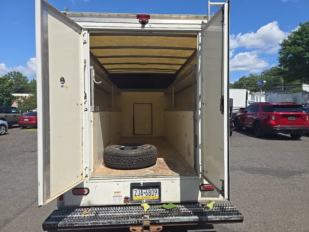Used 2019 GMC Savana 3500 w/ Power Convenience Package RWD image 17