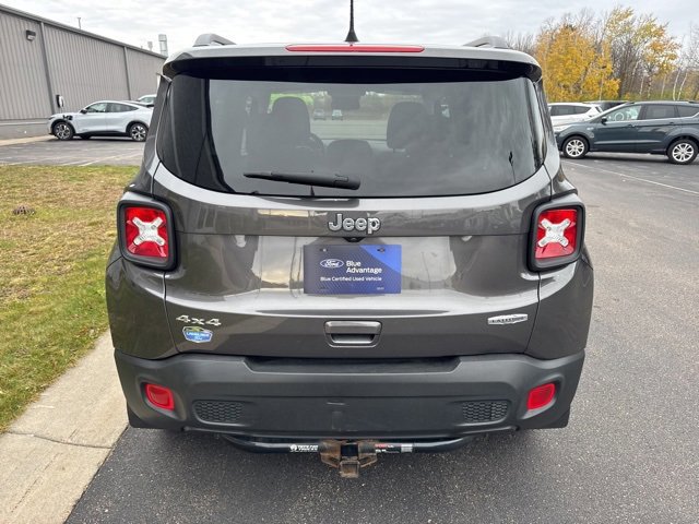 Used 2020 Jeep Renegade Latitude w/ Cold Weather Group image 4