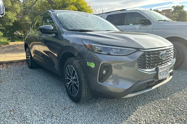 Certified 2023 Ford Escape SE w/ PHEV Premium Package FWD image 2