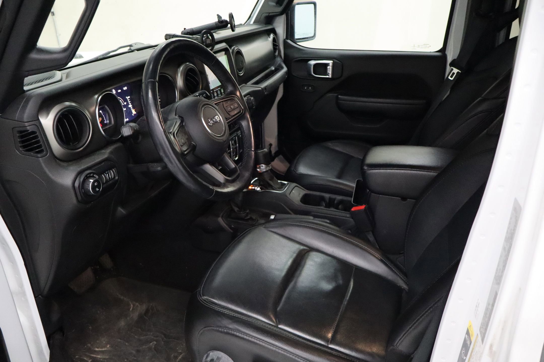 Used 2021 Jeep Gladiator Sport image 15