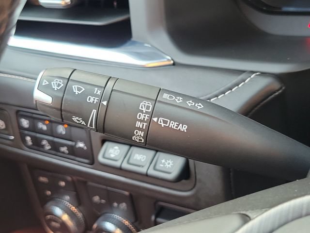 Used 2023 GMC Yukon XL Denali Ultimate AWD/4WD image 11