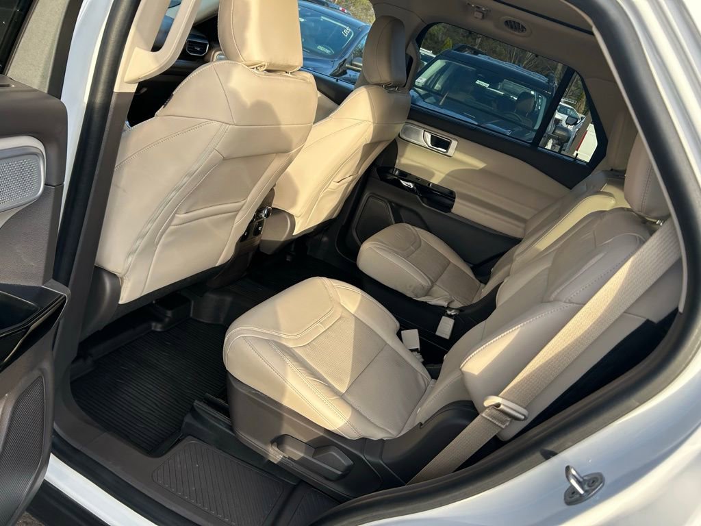 Certified 2022 Ford Explorer Platinum w/ Equipment Group 601A image 16